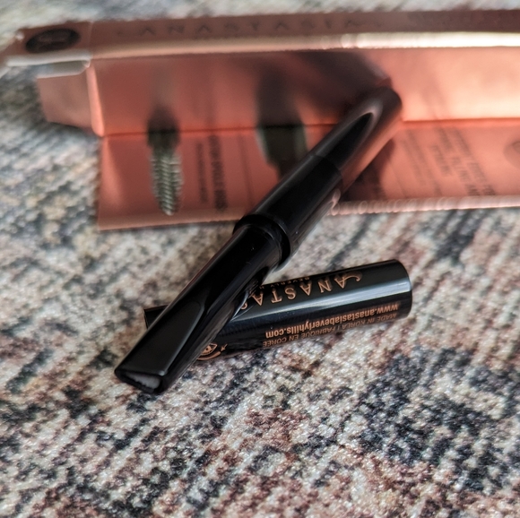 Anastacia Brow Definer Pencil in Medium Brown mini with spoolie brush - Picture 5 of 7